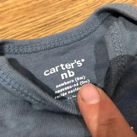Carters  | Newborn Bodysuits - Picture 3 of 3
